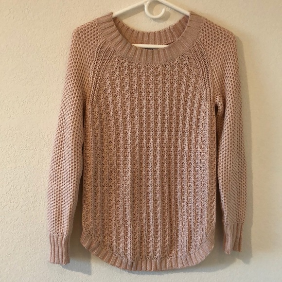 2/20$ Calvin Klein sweater - Picture 1 of 4